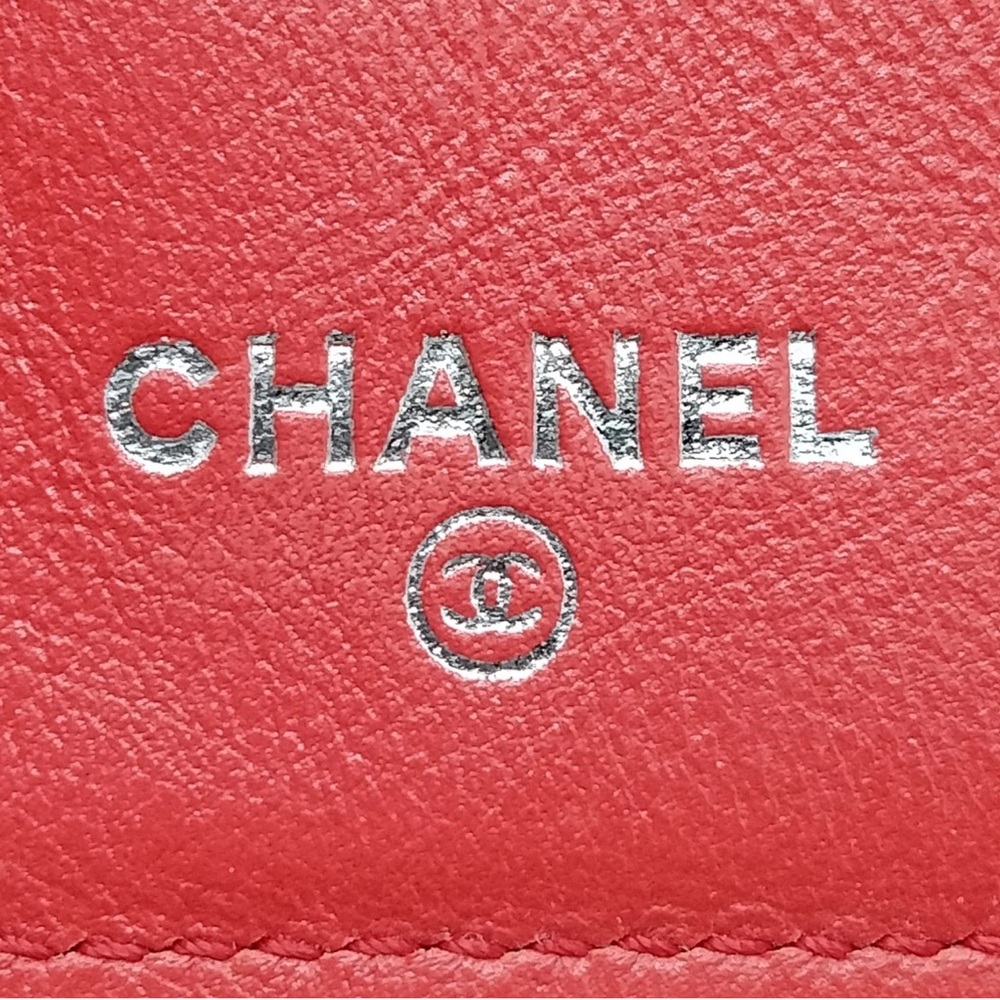 Channel Red Long Wallet - Picture 6 of 16